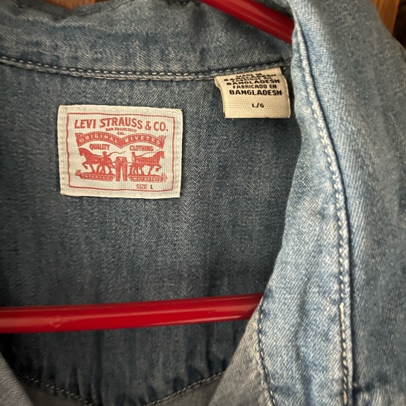 Levi's  denim shirt - Picture 4 of 5